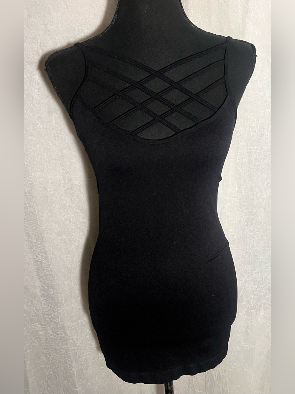 Zenana Outfitters Black Strappy tank